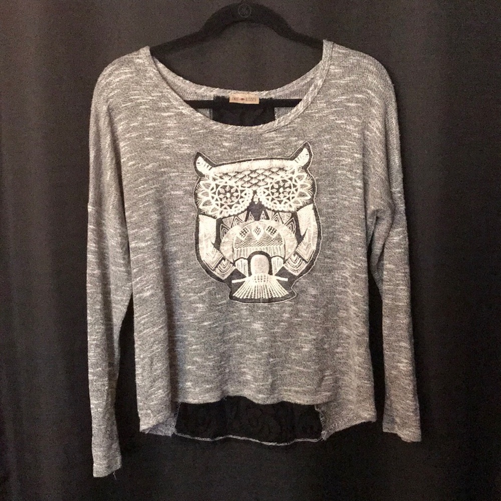 Free Kisses embroidered owl hi/lo top - Size L